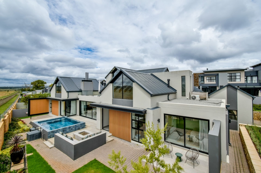 5 Bedroom Property for Sale in Midstream Heights Gauteng