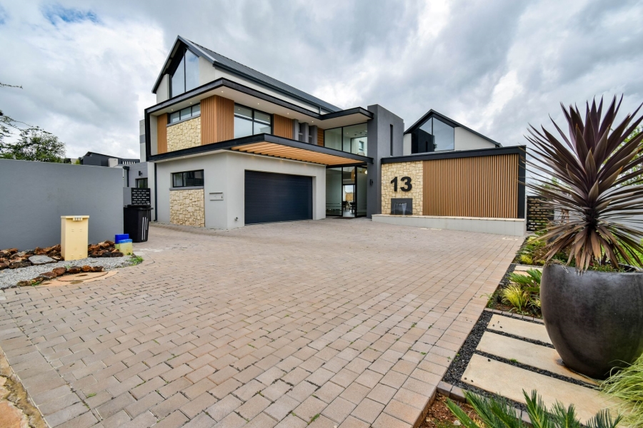 5 Bedroom Property for Sale in Midstream Heights Gauteng