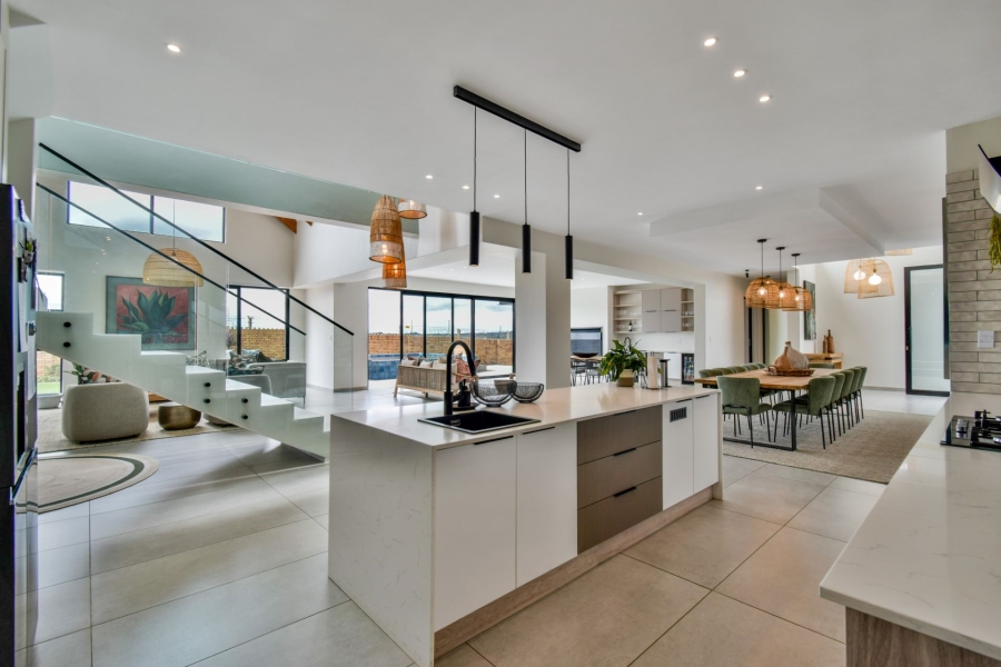 5 Bedroom Property for Sale in Midstream Heights Gauteng