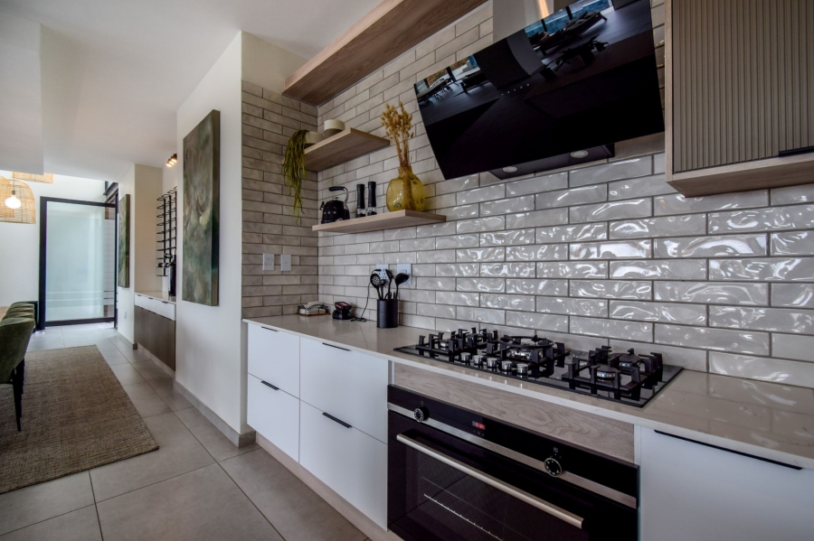 5 Bedroom Property for Sale in Midstream Heights Gauteng