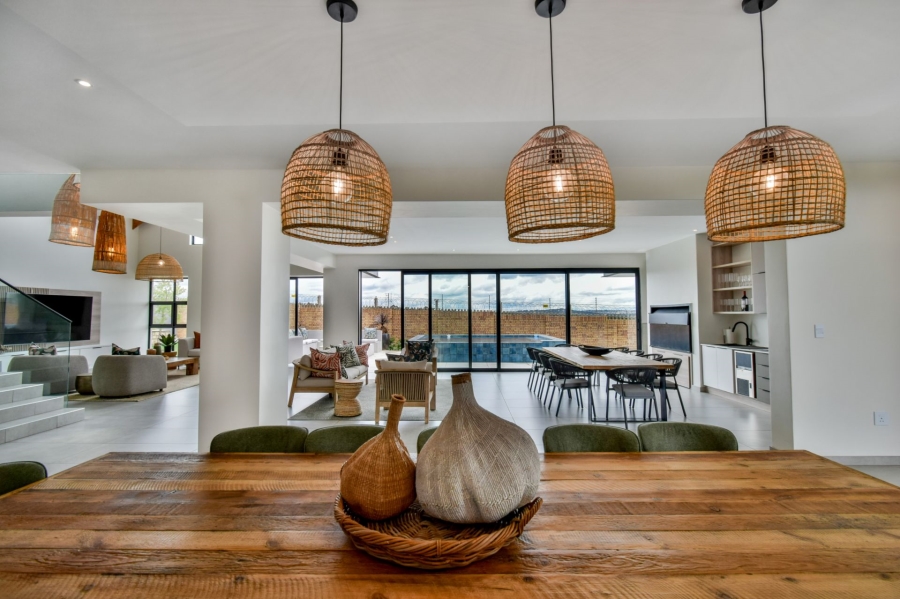 5 Bedroom Property for Sale in Midstream Heights Gauteng