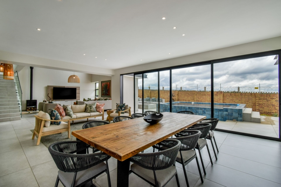 5 Bedroom Property for Sale in Midstream Heights Gauteng