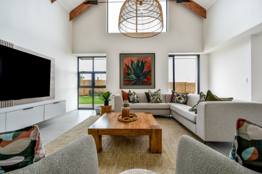 5 Bedroom Property for Sale in Midstream Heights Gauteng