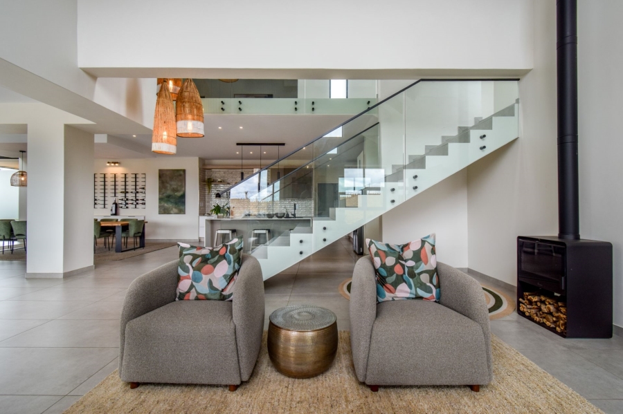 5 Bedroom Property for Sale in Midstream Heights Gauteng