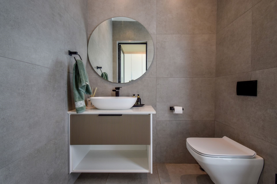 5 Bedroom Property for Sale in Midstream Heights Gauteng