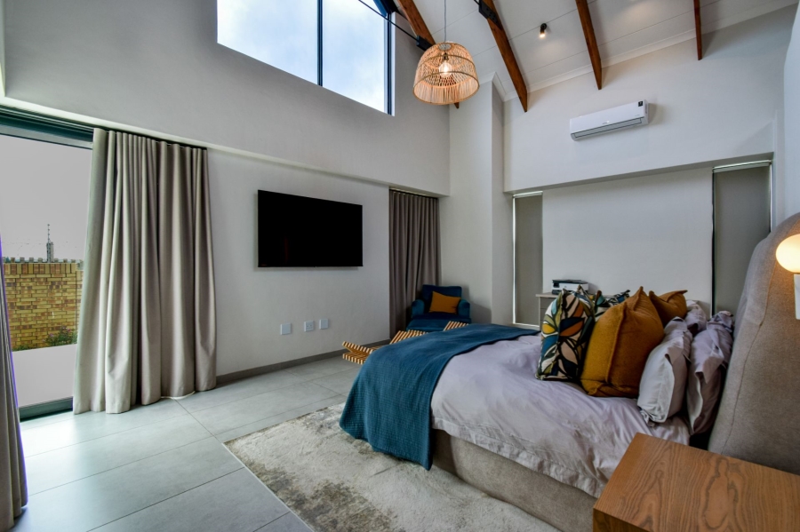 5 Bedroom Property for Sale in Midstream Heights Gauteng