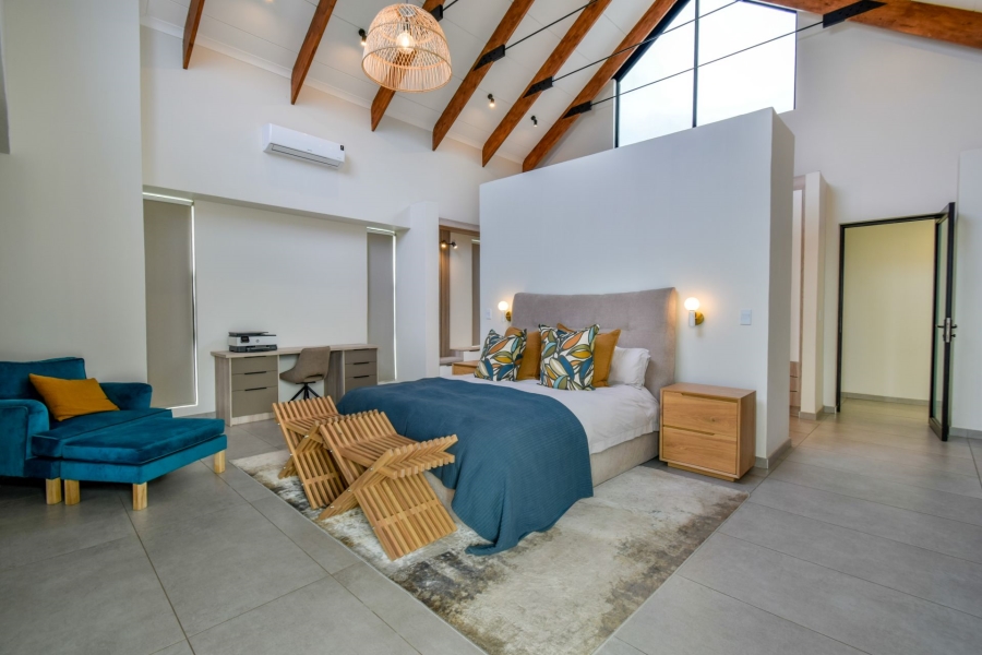 5 Bedroom Property for Sale in Midstream Heights Gauteng