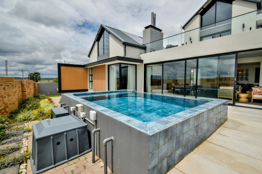 5 Bedroom Property for Sale in Midstream Heights Gauteng