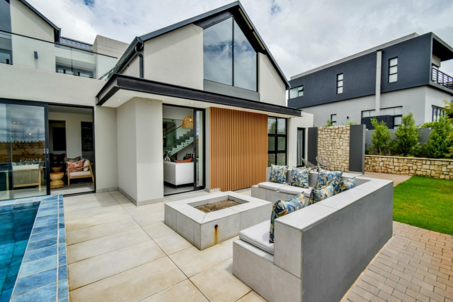 5 Bedroom Property for Sale in Midstream Heights Gauteng