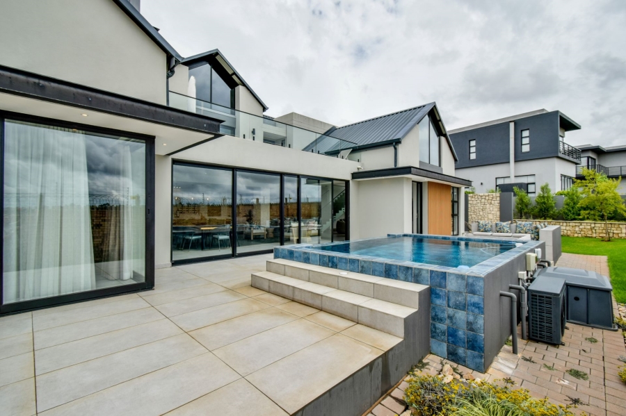 5 Bedroom Property for Sale in Midstream Heights Gauteng