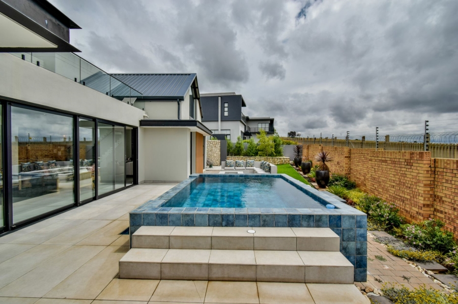 5 Bedroom Property for Sale in Midstream Heights Gauteng