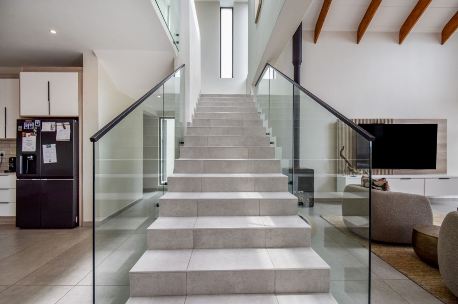 5 Bedroom Property for Sale in Midstream Heights Gauteng