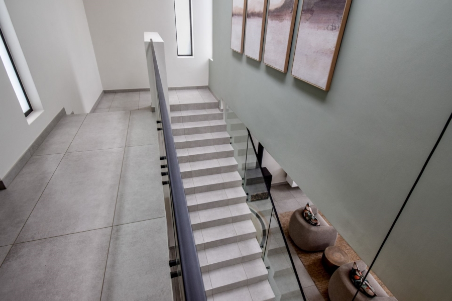 5 Bedroom Property for Sale in Midstream Heights Gauteng