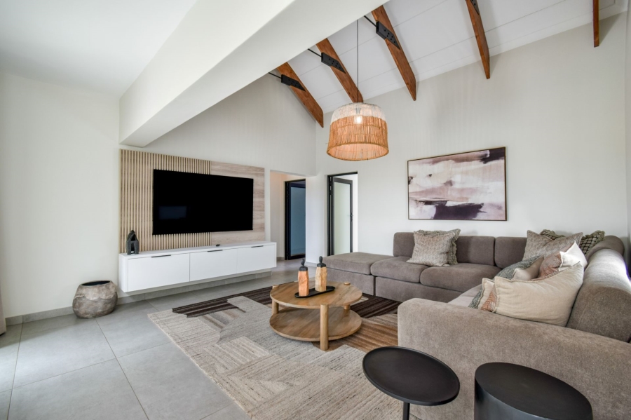 5 Bedroom Property for Sale in Midstream Heights Gauteng