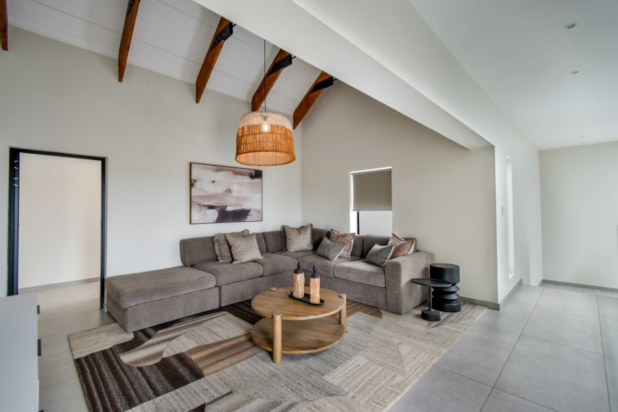 5 Bedroom Property for Sale in Midstream Heights Gauteng