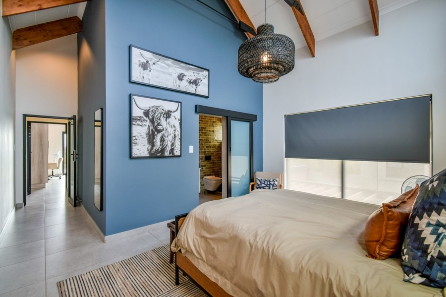 5 Bedroom Property for Sale in Midstream Heights Gauteng