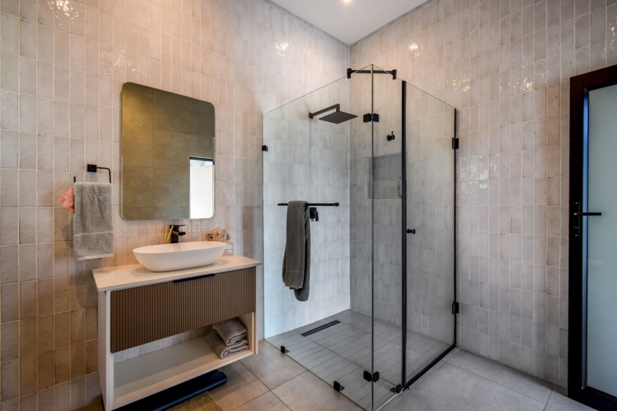 5 Bedroom Property for Sale in Midstream Heights Gauteng