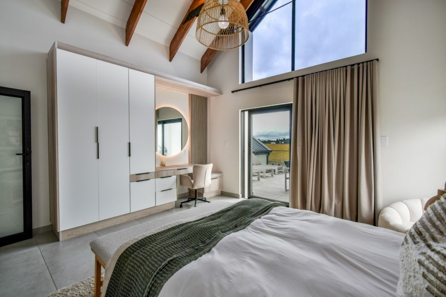 5 Bedroom Property for Sale in Midstream Heights Gauteng