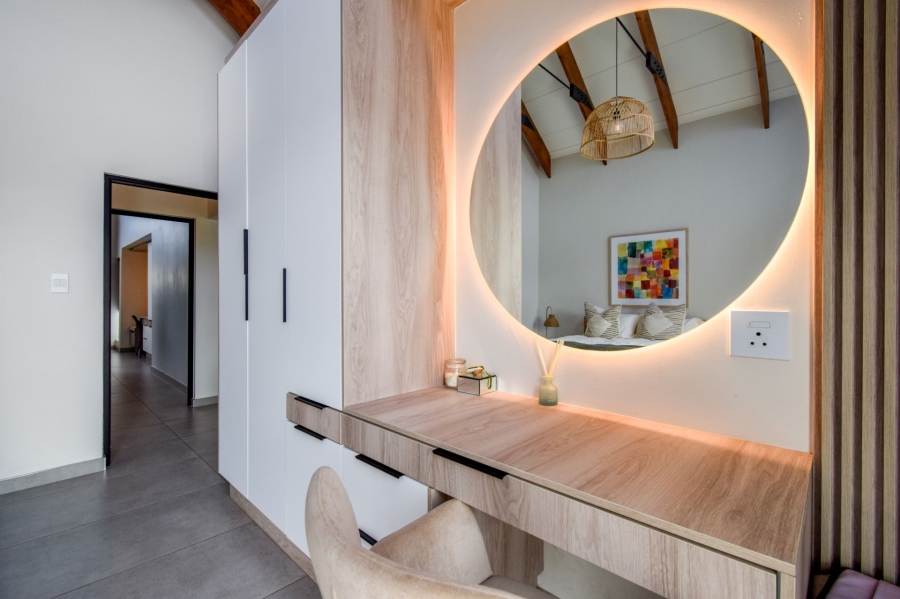 5 Bedroom Property for Sale in Midstream Heights Gauteng