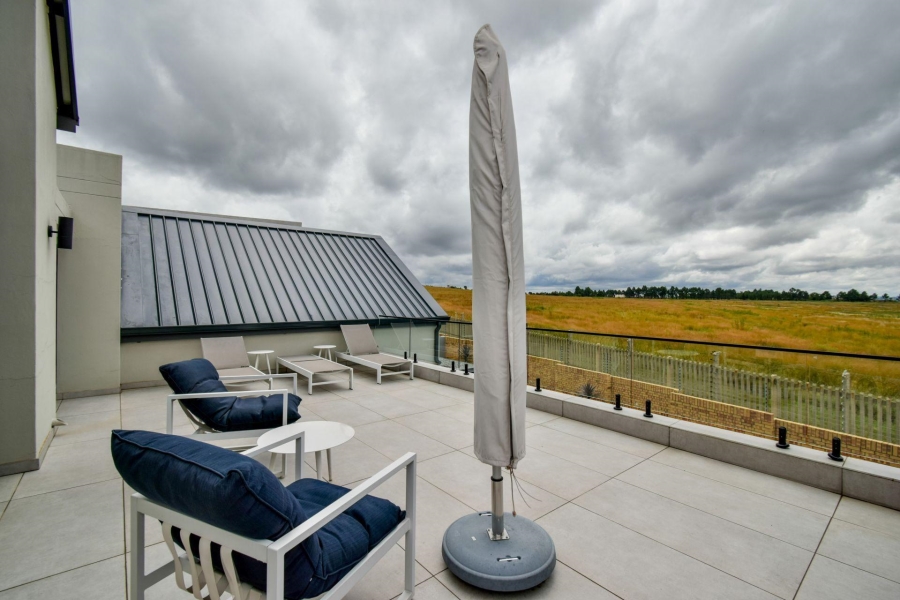 5 Bedroom Property for Sale in Midstream Heights Gauteng