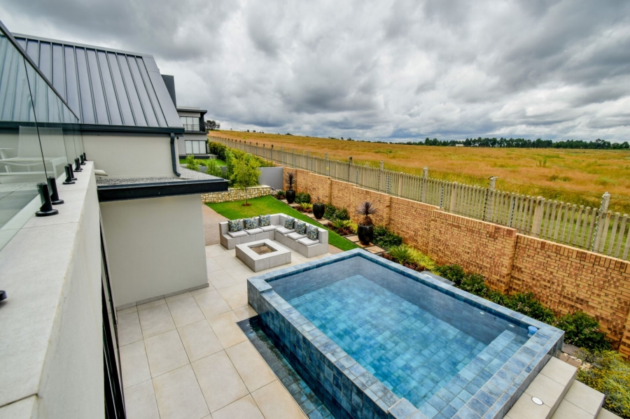 5 Bedroom Property for Sale in Midstream Heights Gauteng