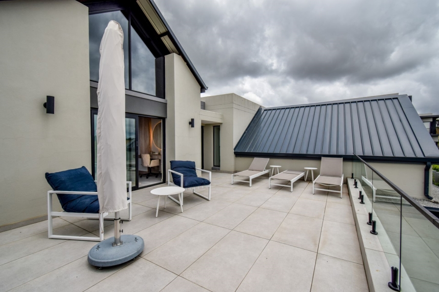 5 Bedroom Property for Sale in Midstream Heights Gauteng