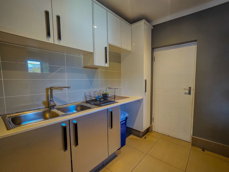 4 Bedroom Property for Sale in Midstream Ridge Gauteng