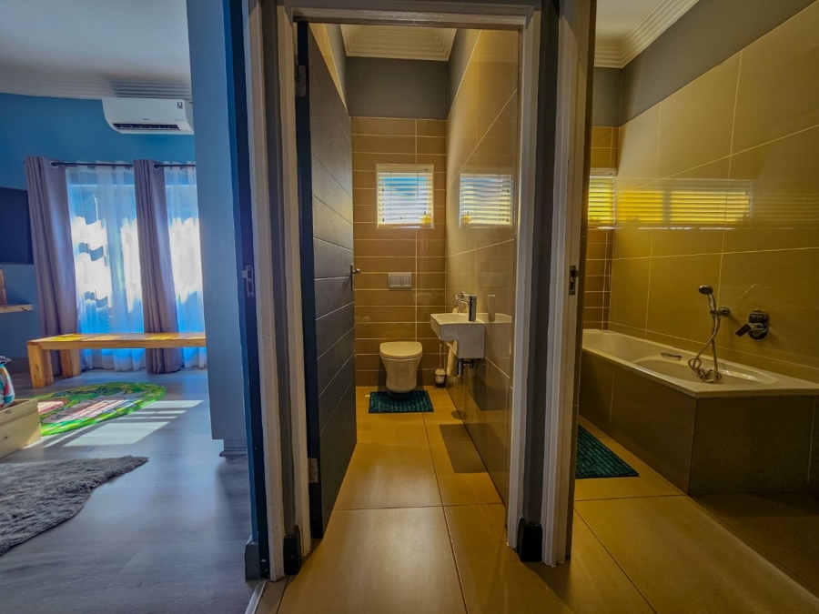 4 Bedroom Property for Sale in Midstream Ridge Gauteng