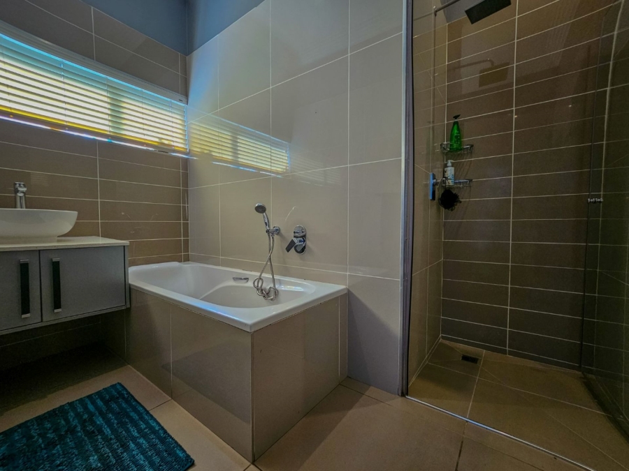 4 Bedroom Property for Sale in Midstream Ridge Gauteng