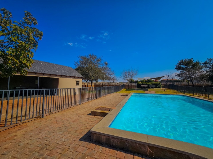 4 Bedroom Property for Sale in Midstream Ridge Gauteng