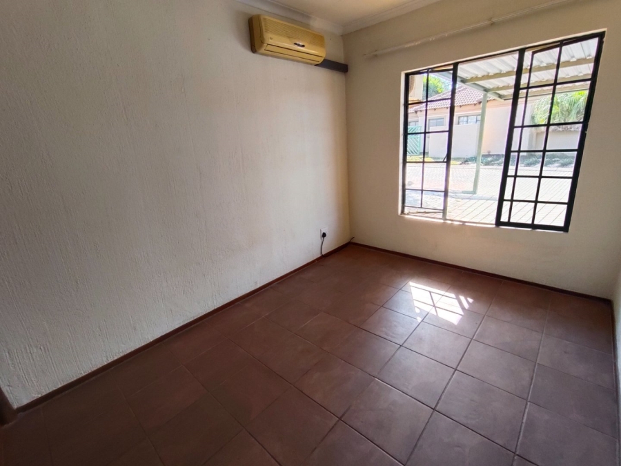 2 Bedroom Property for Sale in Hesteapark Gauteng