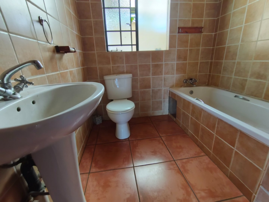 2 Bedroom Property for Sale in Hesteapark Gauteng