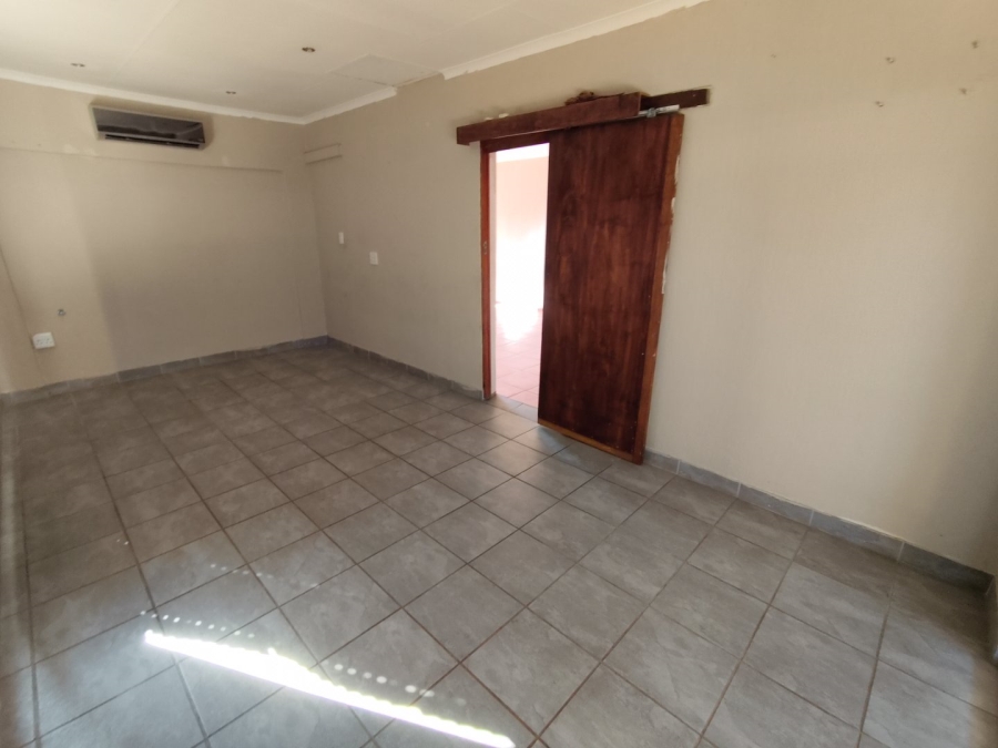 2 Bedroom Property for Sale in Hesteapark Gauteng