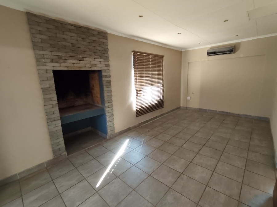 2 Bedroom Property for Sale in Hesteapark Gauteng