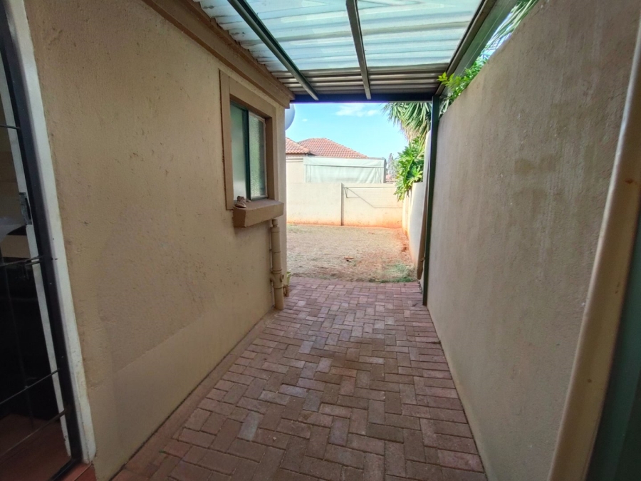 2 Bedroom Property for Sale in Hesteapark Gauteng