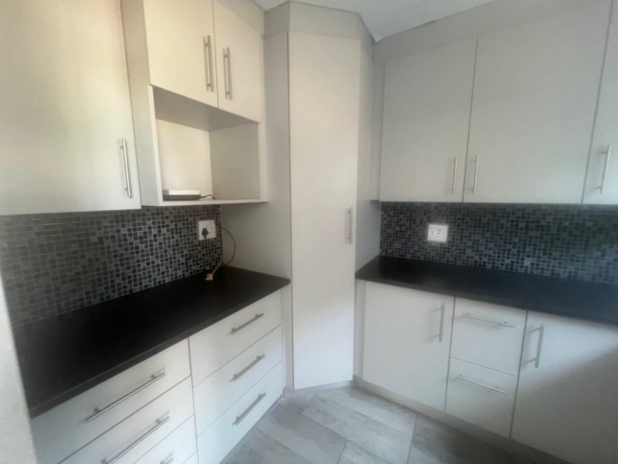 2 Bedroom Property for Sale in Roseville Gauteng