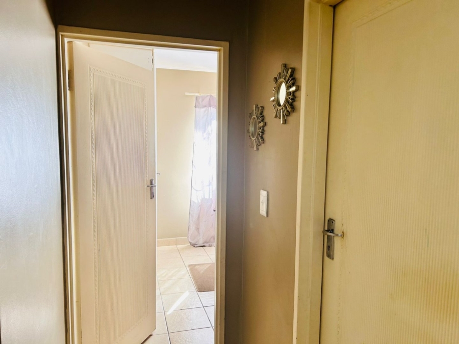 2 Bedroom Property for Sale in Doreg A H Gauteng