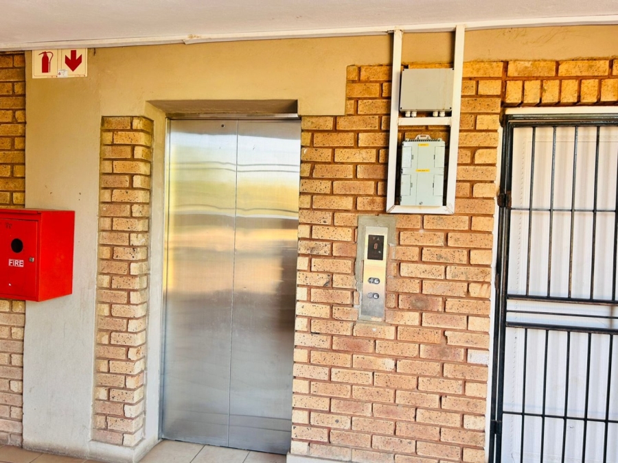2 Bedroom Property for Sale in Doreg A H Gauteng
