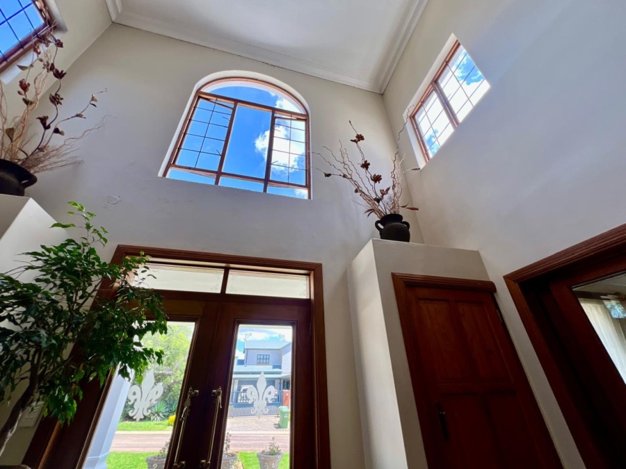 5 Bedroom Property for Sale in The Wilds Gauteng