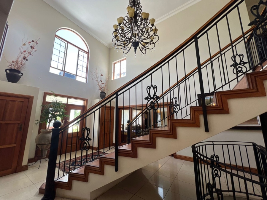 5 Bedroom Property for Sale in The Wilds Gauteng
