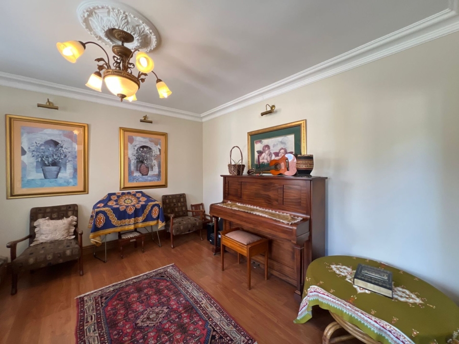 5 Bedroom Property for Sale in The Wilds Gauteng