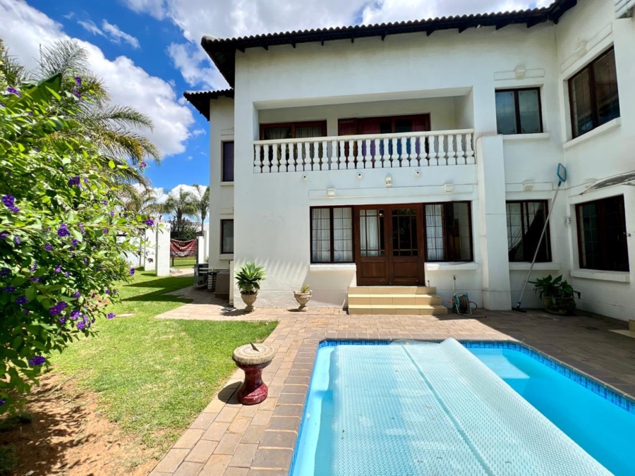 5 Bedroom Property for Sale in The Wilds Gauteng