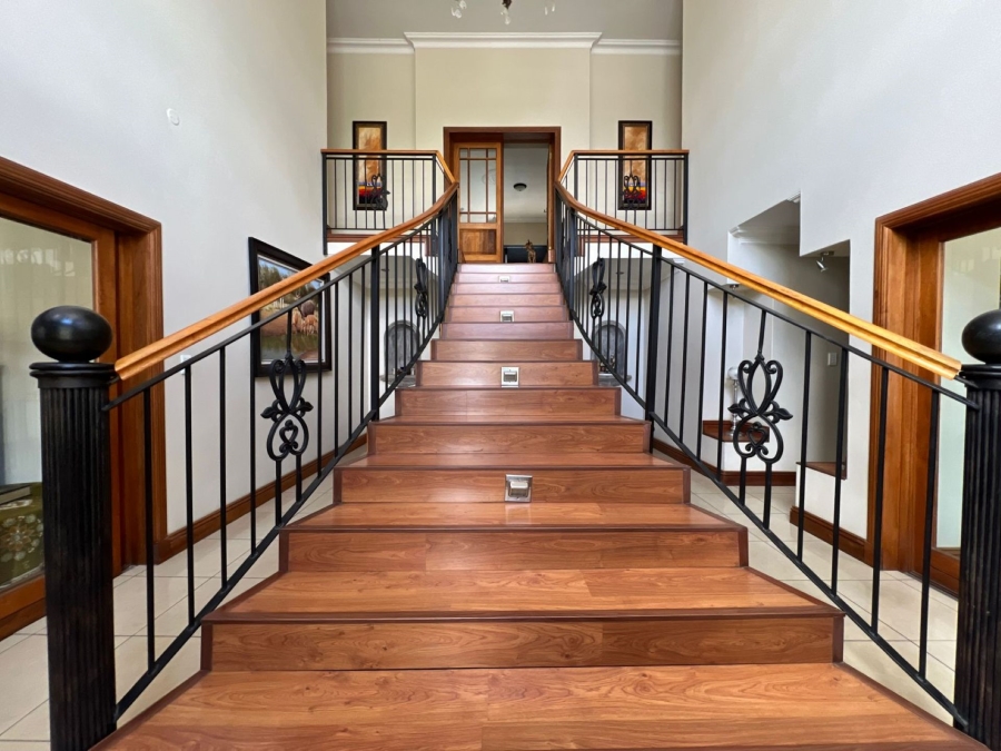 5 Bedroom Property for Sale in The Wilds Gauteng