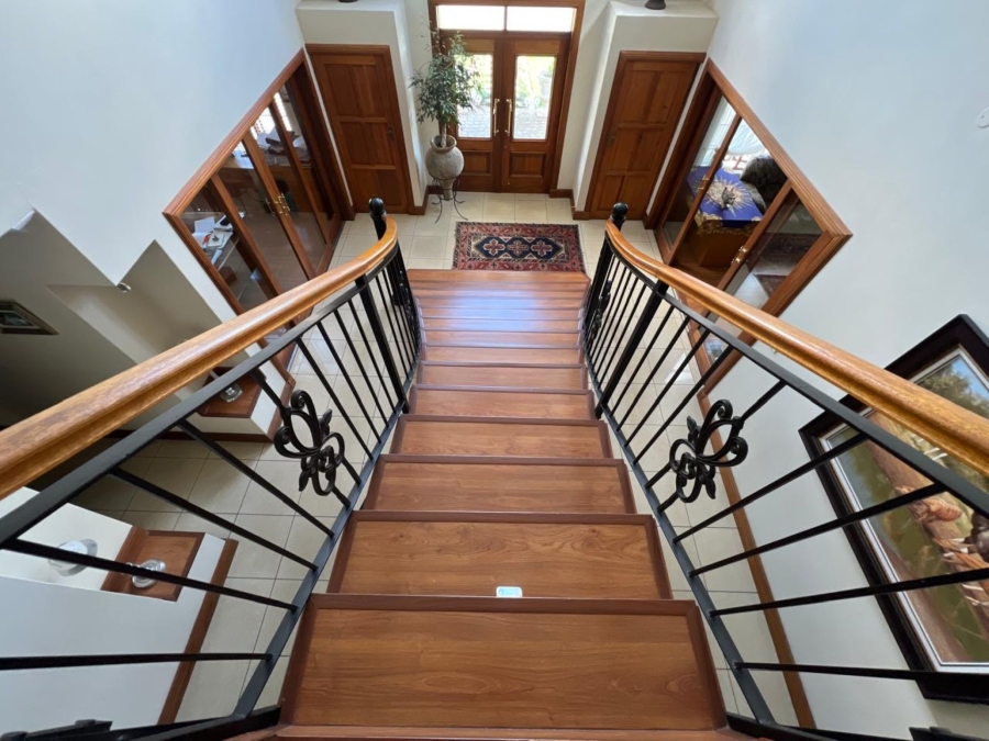 5 Bedroom Property for Sale in The Wilds Gauteng