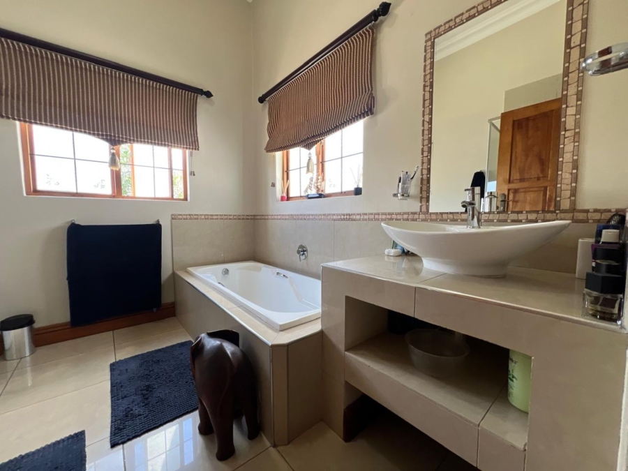 5 Bedroom Property for Sale in The Wilds Gauteng