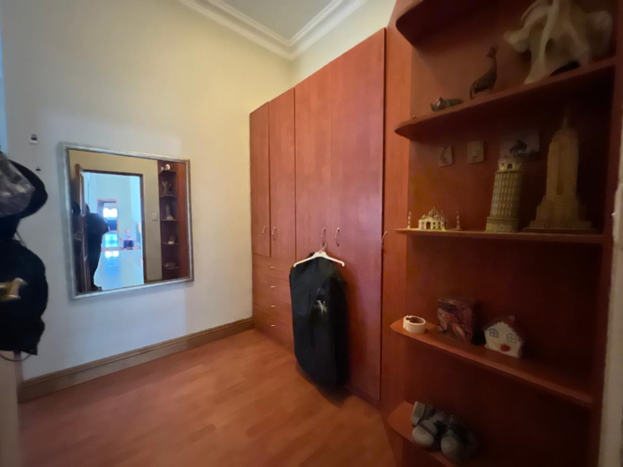 5 Bedroom Property for Sale in The Wilds Gauteng