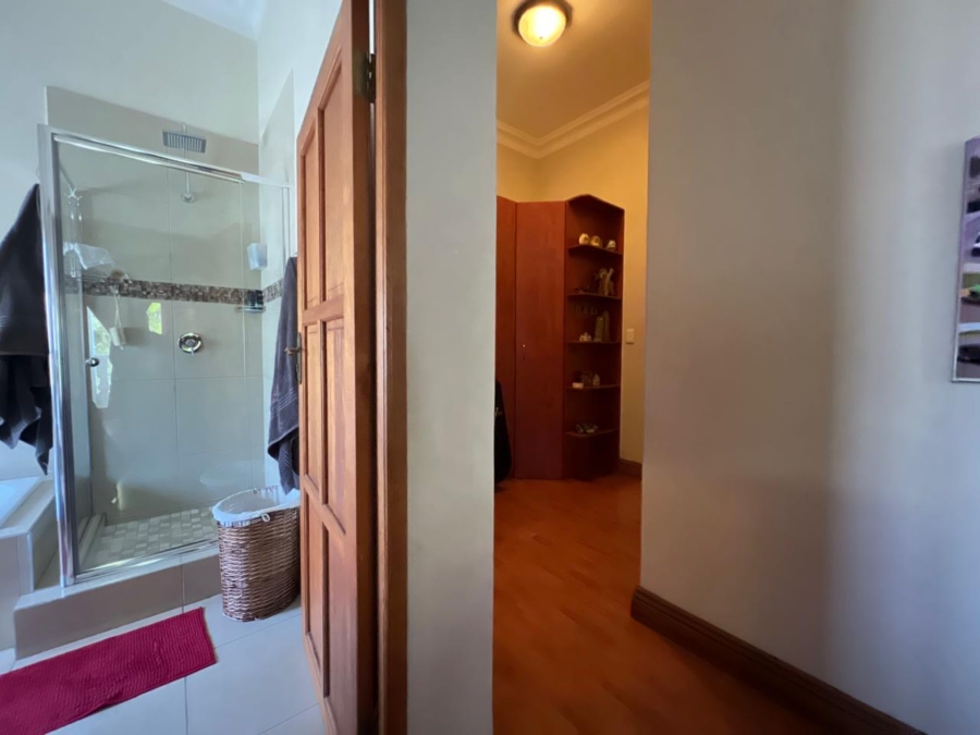 5 Bedroom Property for Sale in The Wilds Gauteng