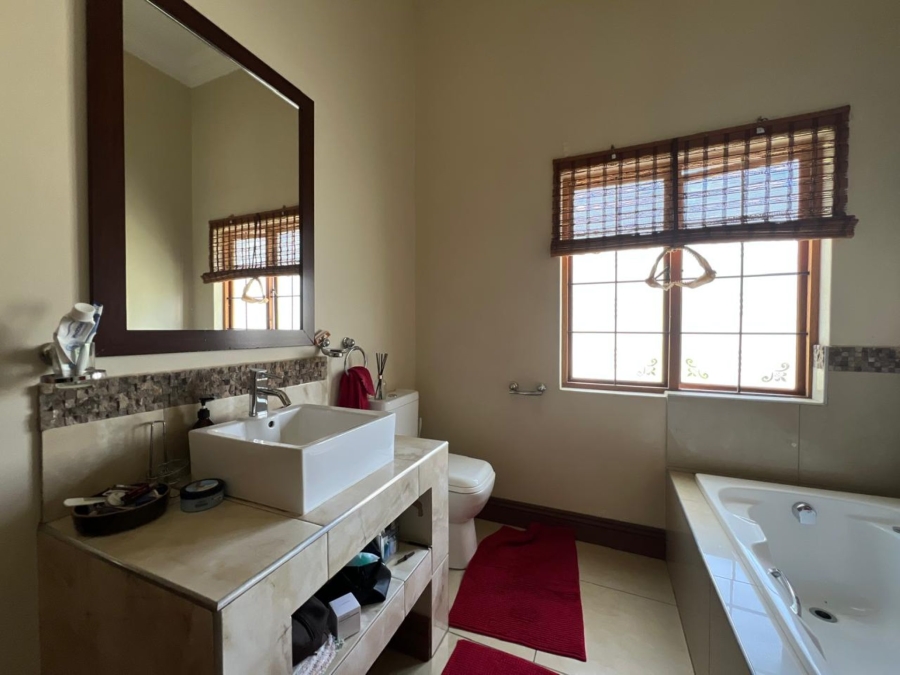 5 Bedroom Property for Sale in The Wilds Gauteng