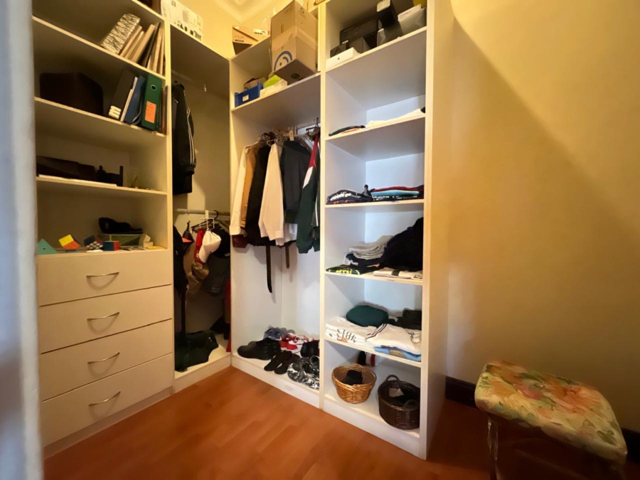 5 Bedroom Property for Sale in The Wilds Gauteng