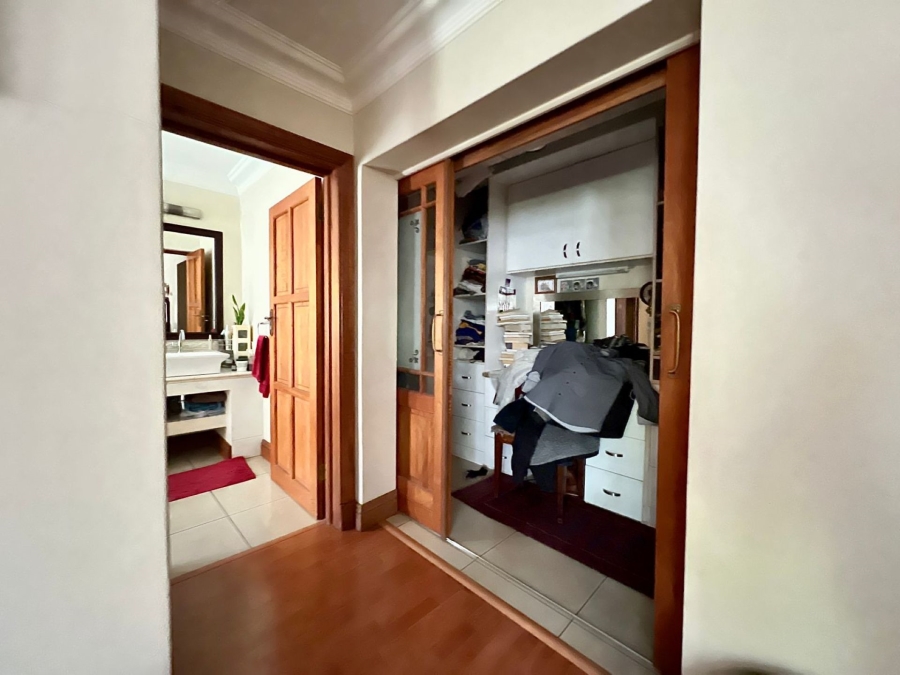 5 Bedroom Property for Sale in The Wilds Gauteng